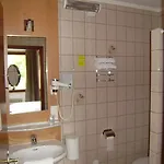 Des Mesanges Отель Meisenthal