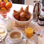 Des Mesanges Отель Meisenthal